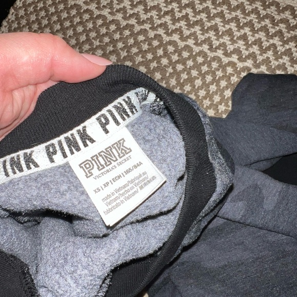 PINK Victoria's Secret 🥳 2/$15 OR 3/$20 🥳 Grey Camo Crewneck - Picture 4 of 4
